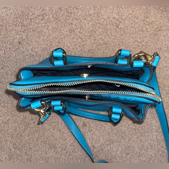 Steve Madden purse with cross body strap - Picture 6 of 9